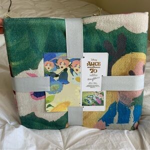 Disney Alice in wonderland 70th Anniversary (NWT)